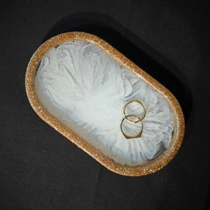 White & Gold Resin Trinket Tray – Glitter Rim Finish