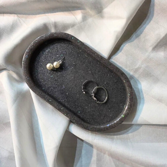 Elegant Resin Trinket Tray – Charcoal Black Finish