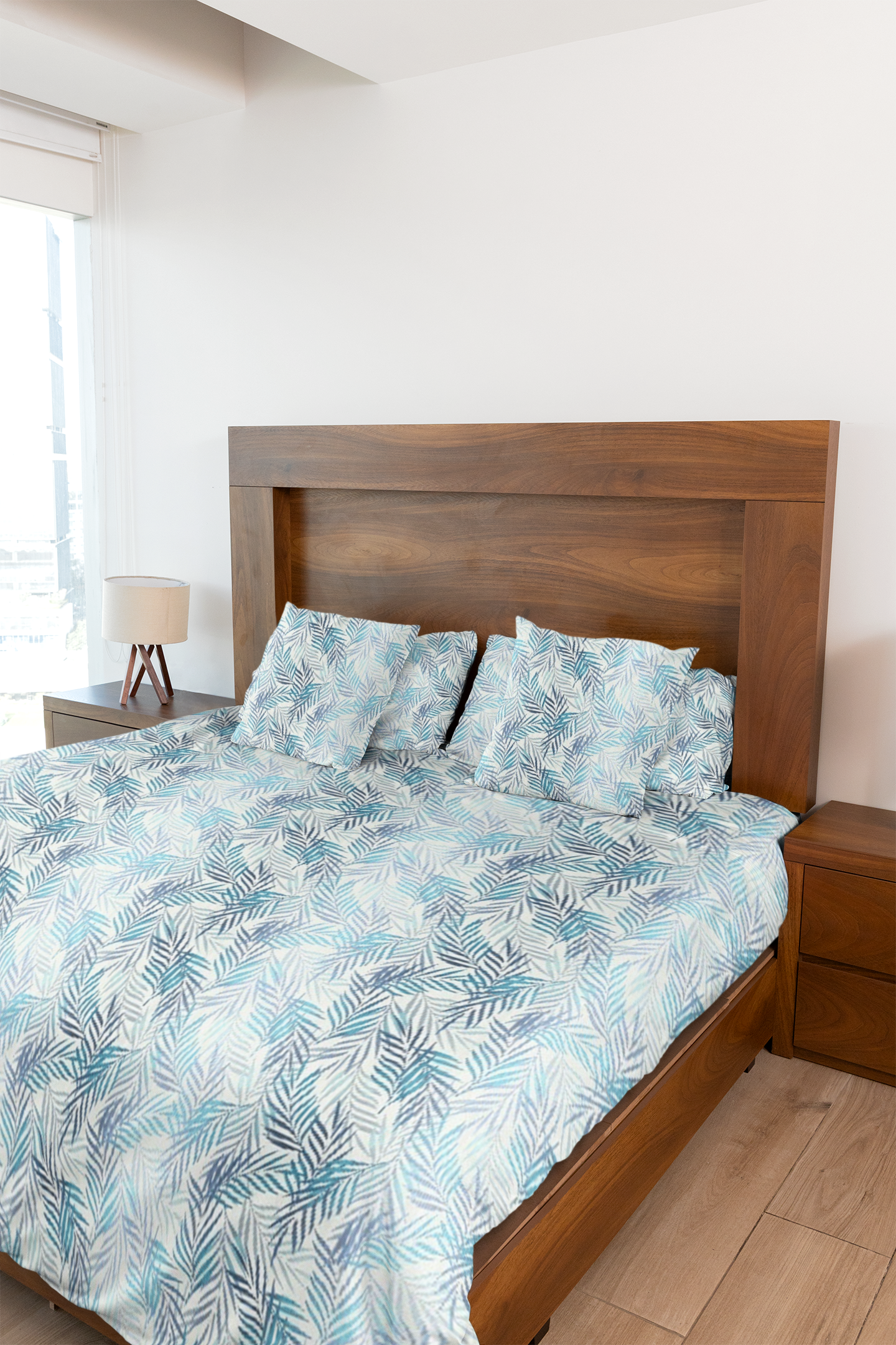 Aqua Palm Leaf Queen Bedsheet Set