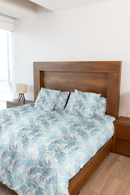 Aqua Palm Leaf Queen Bedsheet Set